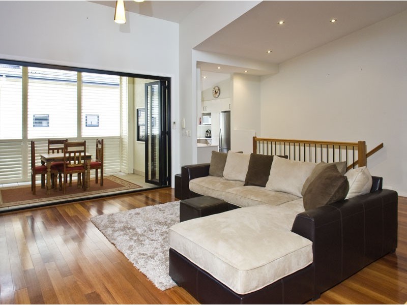 8/4 Kates Street, Morningside QLD 4170