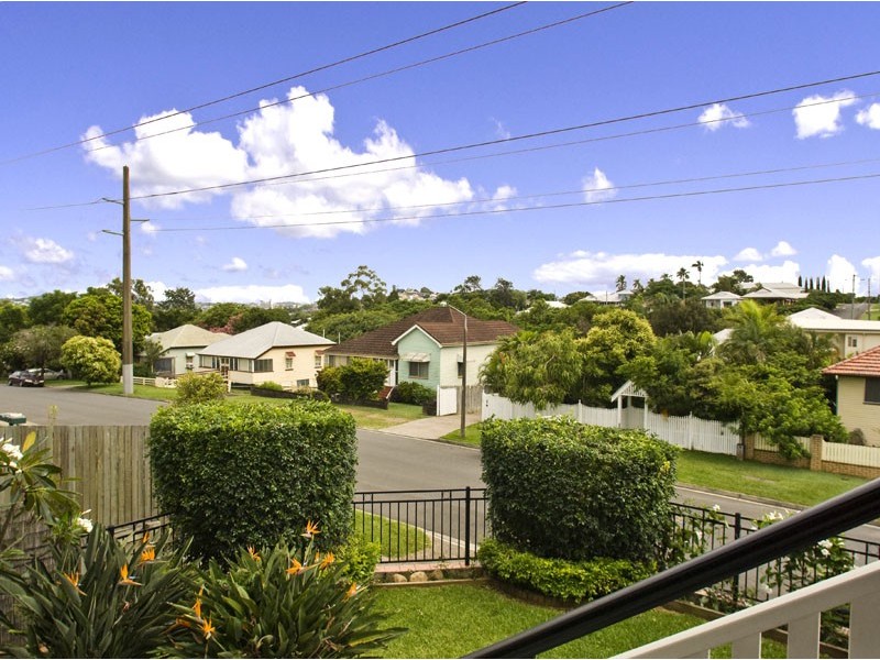 169 Brisbane Street, Bulimba QLD 4171