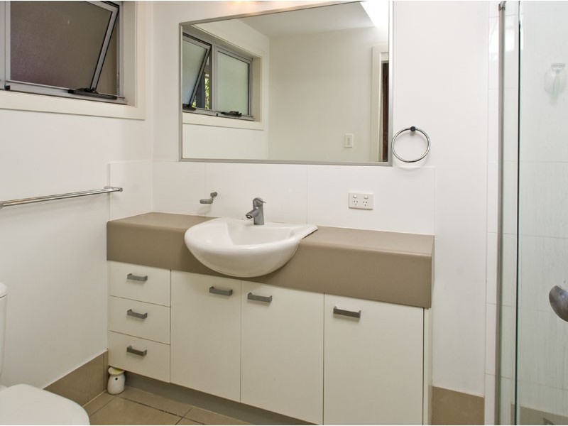 2/262 Riding Road, Balmoral QLD 4171