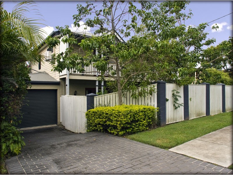 2/15 Worden Street, Morningside QLD 4170