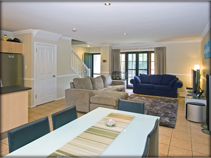 2/15 Worden Street, Morningside QLD 4170