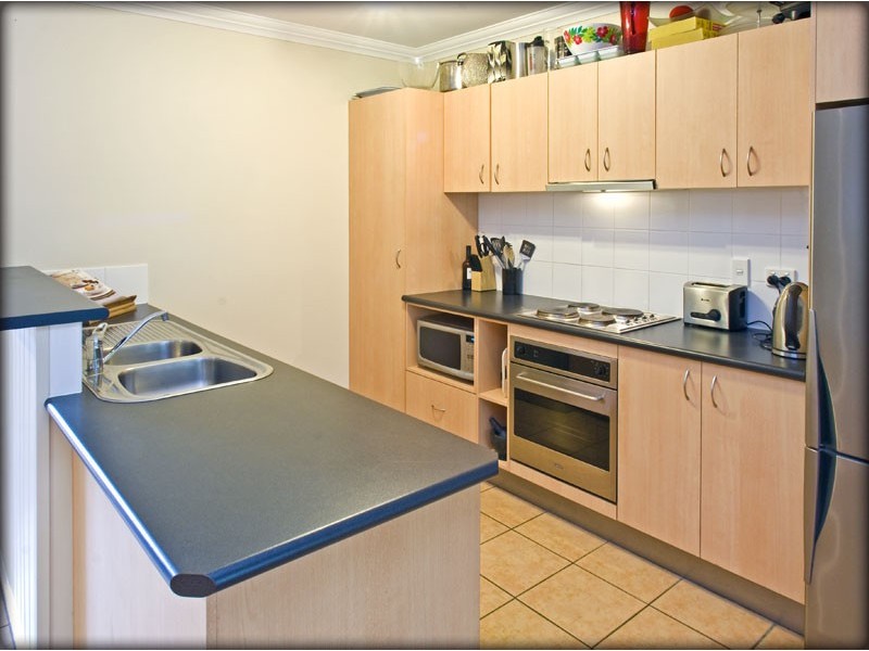 2/15 Worden Street, Morningside QLD 4170