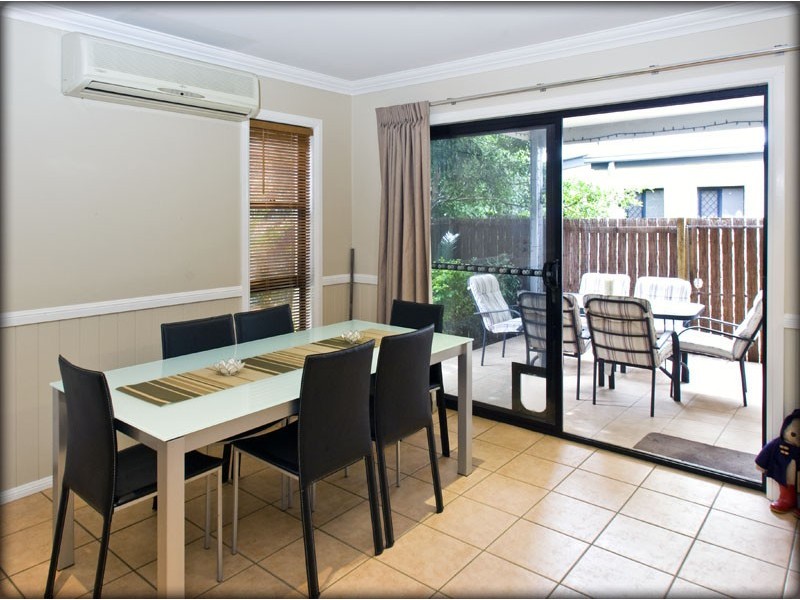 2/15 Worden Street, Morningside QLD 4170