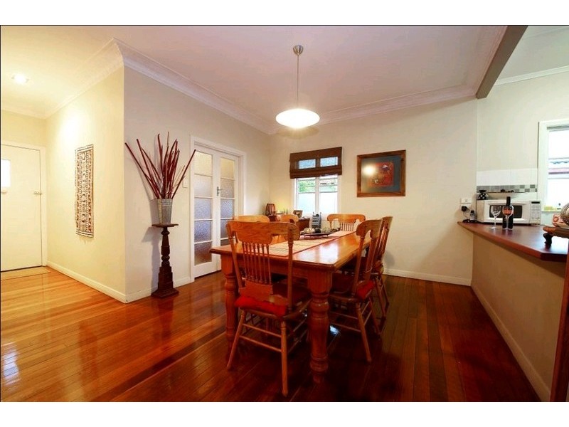 15 Lawson Street, Morningside QLD 4170