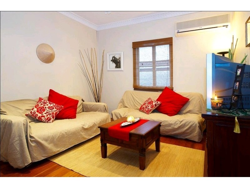 15 Lawson Street, Morningside QLD 4170
