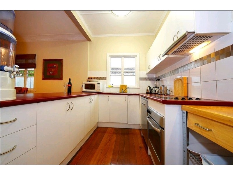 15 Lawson Street, Morningside QLD 4170