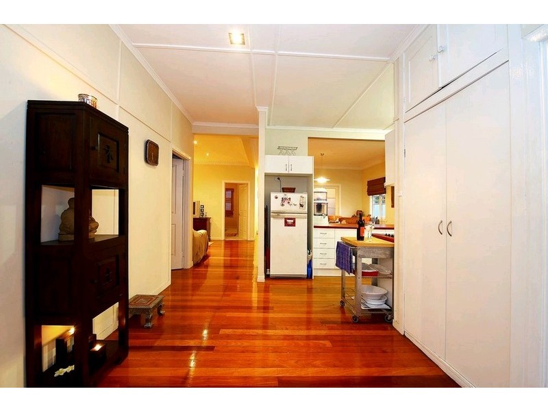 15 Lawson Street, Morningside QLD 4170