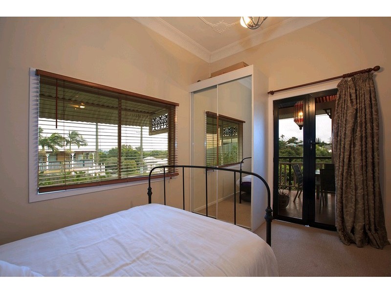 169 Brisbane Street, Bulimba QLD 4171