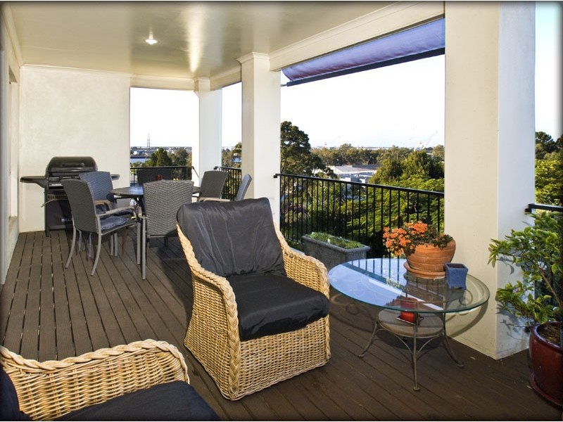 17 Taylor Street, Balmoral QLD 4171