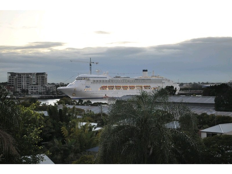 31 Wordsworth Street, Bulimba QLD 4171