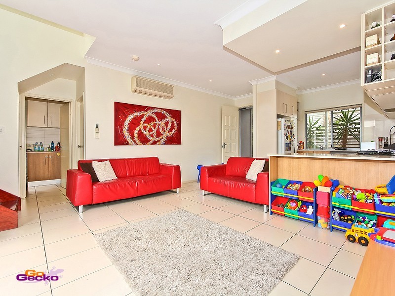 1/105 Thynne Road, Morningside QLD 4170