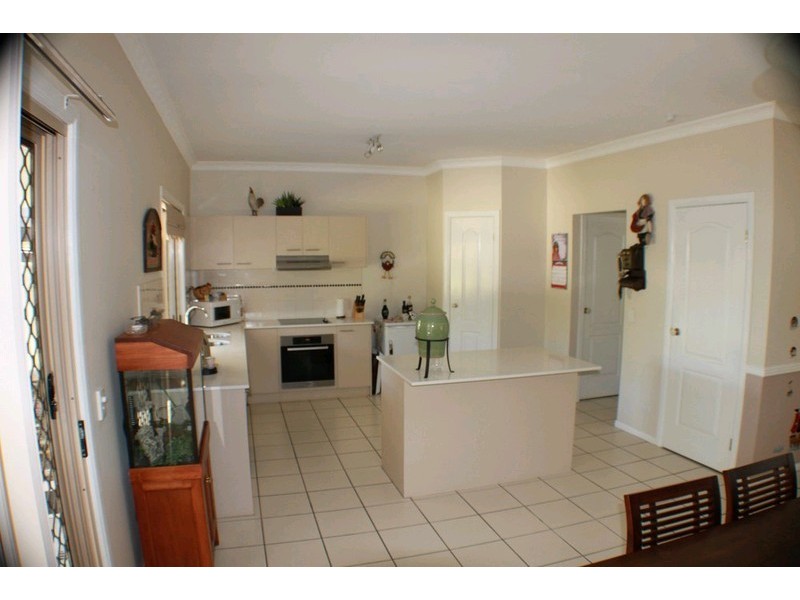 27 Grenade Street, Cannon Hill QLD 4170