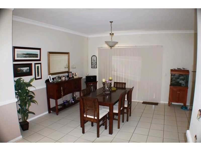 27 Grenade Street, Cannon Hill QLD 4170