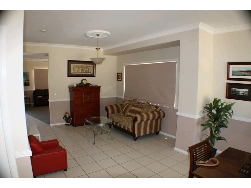 27 Grenade Street, Cannon Hill QLD 4170