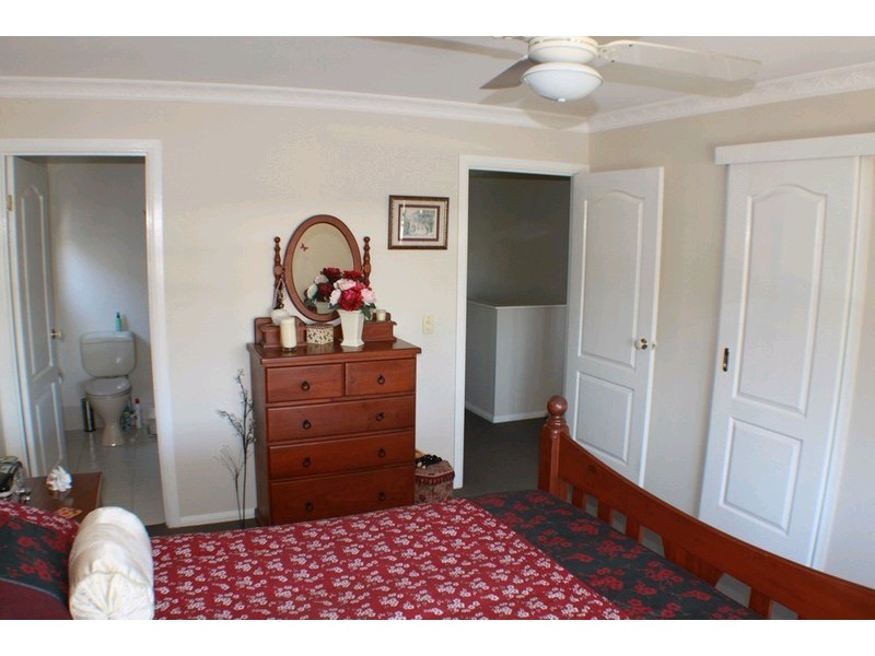 27 Grenade Street, Cannon Hill QLD 4170