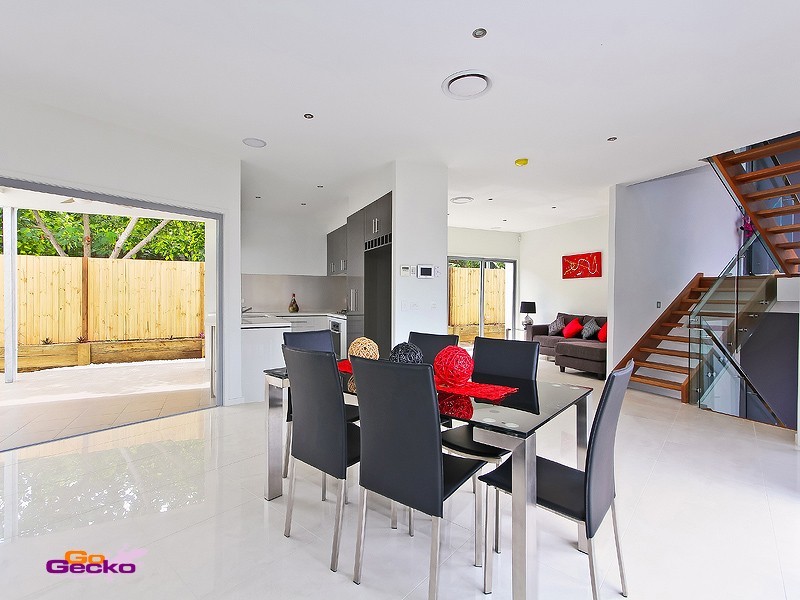 246 Oxford Street, Balmoral QLD 4171