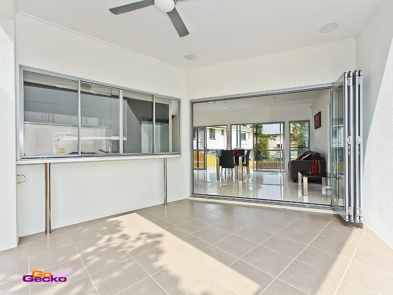 246 Oxford Street, Balmoral QLD 4171