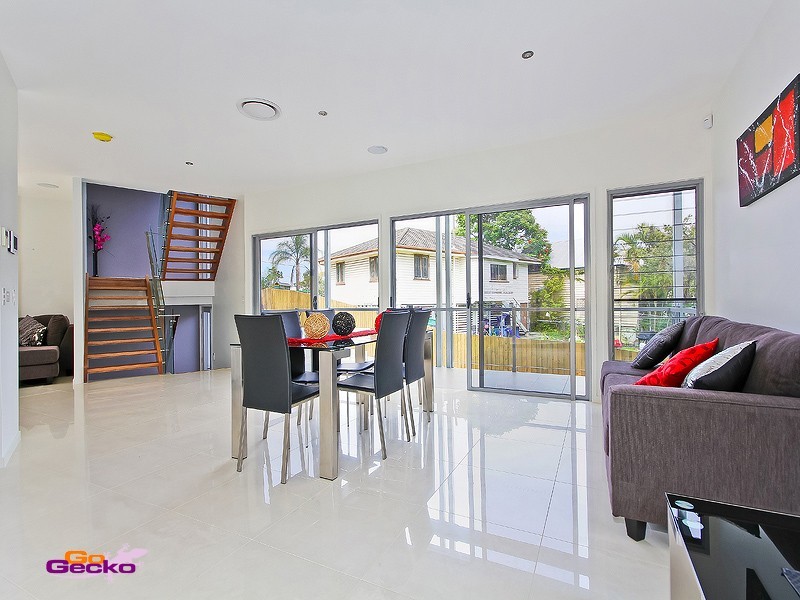 246 Oxford Street, Balmoral QLD 4171