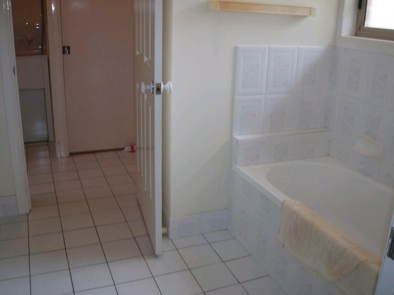 2/83 Kates Street, Morningside QLD 4170