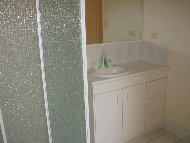 2/83 Kates Street, Morningside QLD 4170