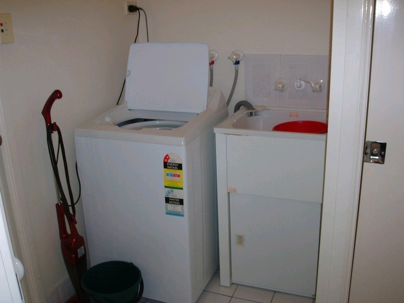 2/83 Kates Street, Morningside QLD 4170