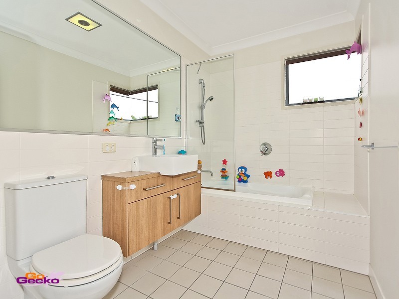 1/105 Thynne Road, Morningside QLD 4170