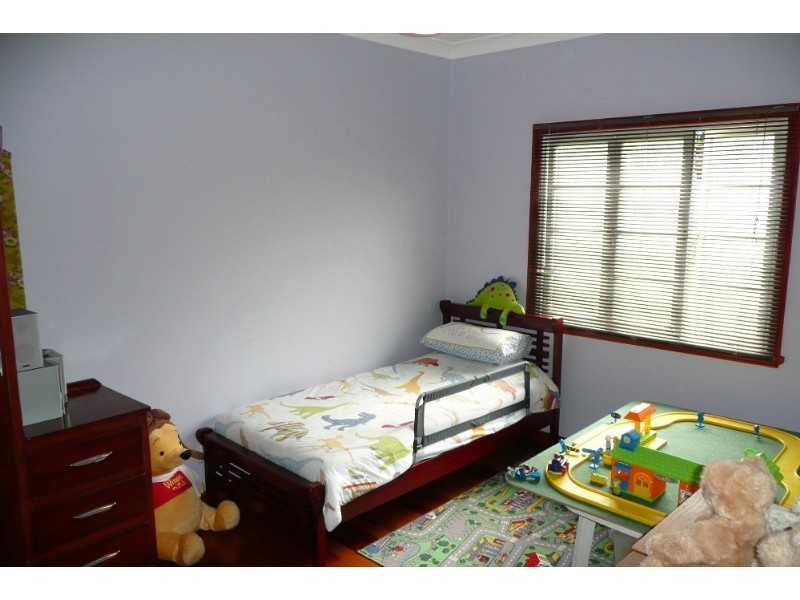 13 Chesterfield St, Wavell Heights QLD 4012