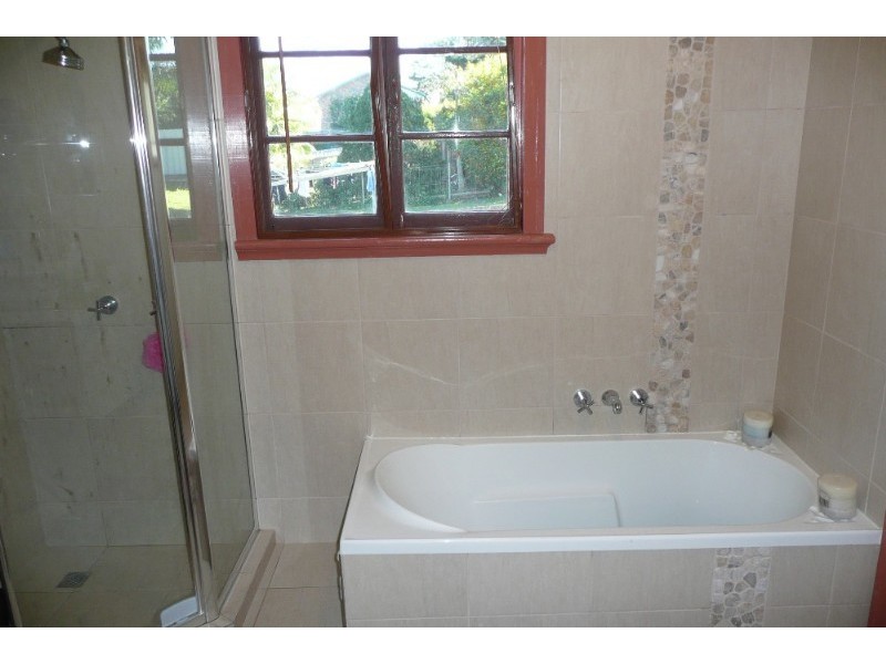 282 Edinburgh Castle Road, Wavell Heights QLD 4012