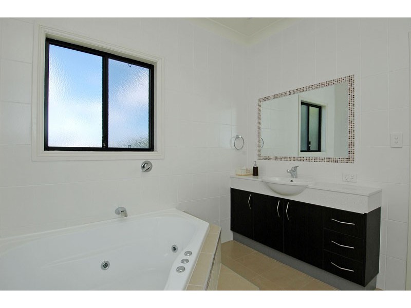 15 Clarke Street, Hendra QLD 4011