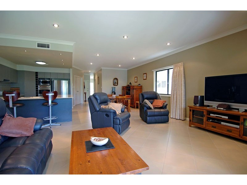 15 Clarke Street, Hendra QLD 4011