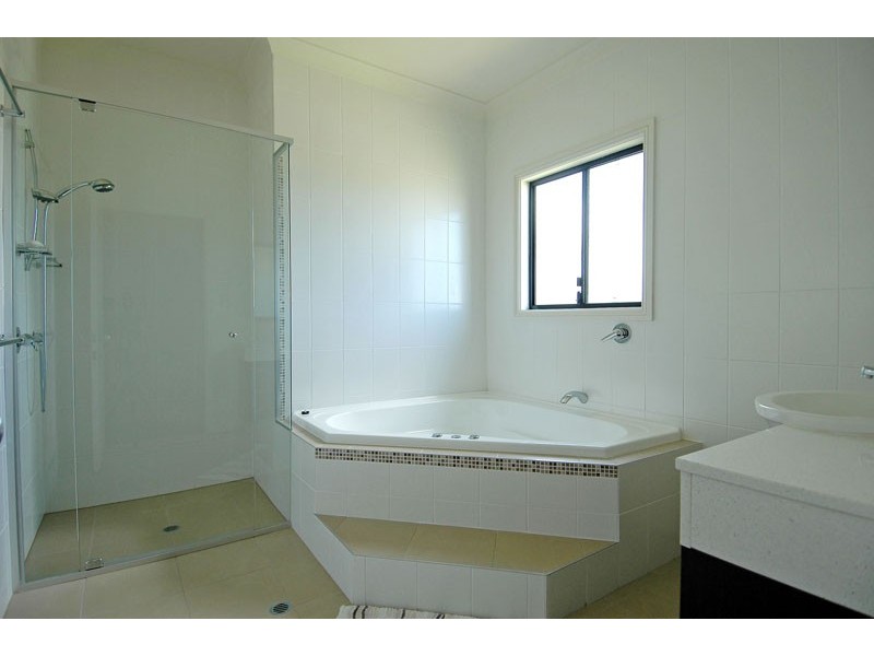 15 Clarke Street, Hendra QLD 4011