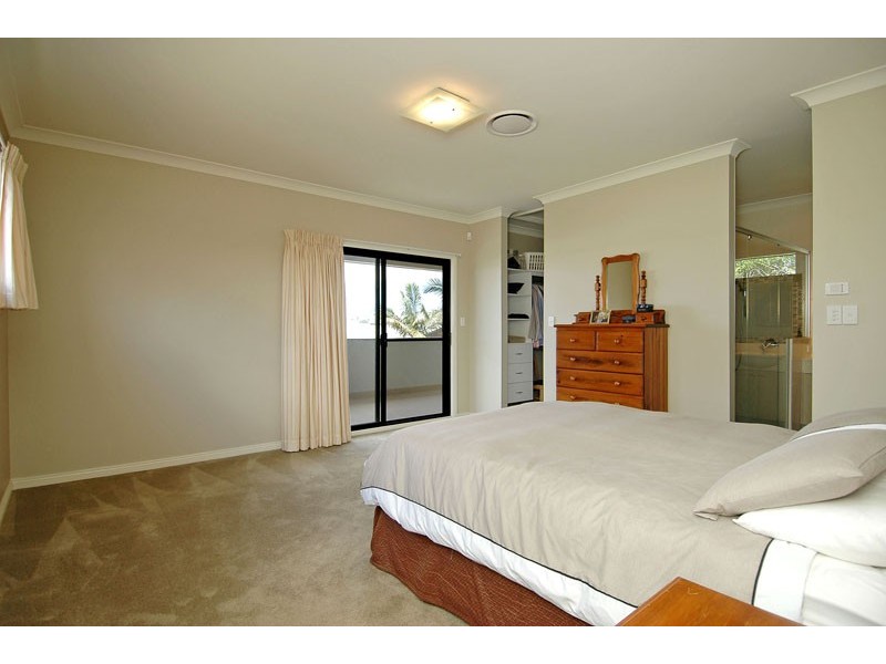 15 Clarke Street, Hendra QLD 4011