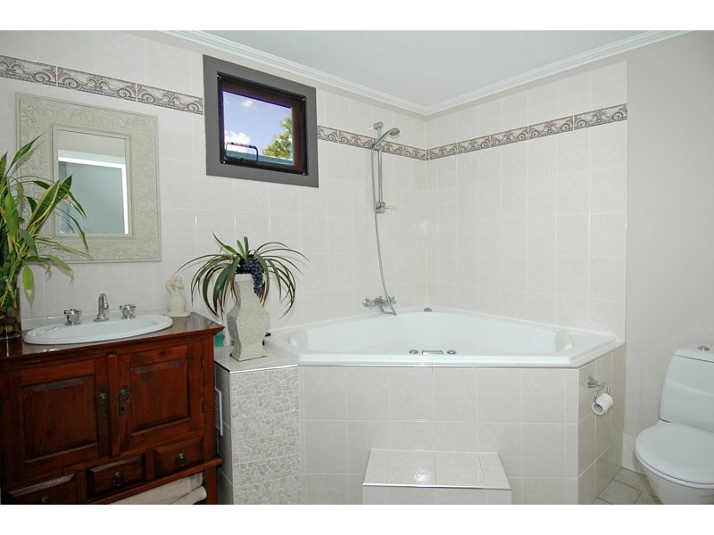 21 Mann Avenue, Northgate QLD 4013