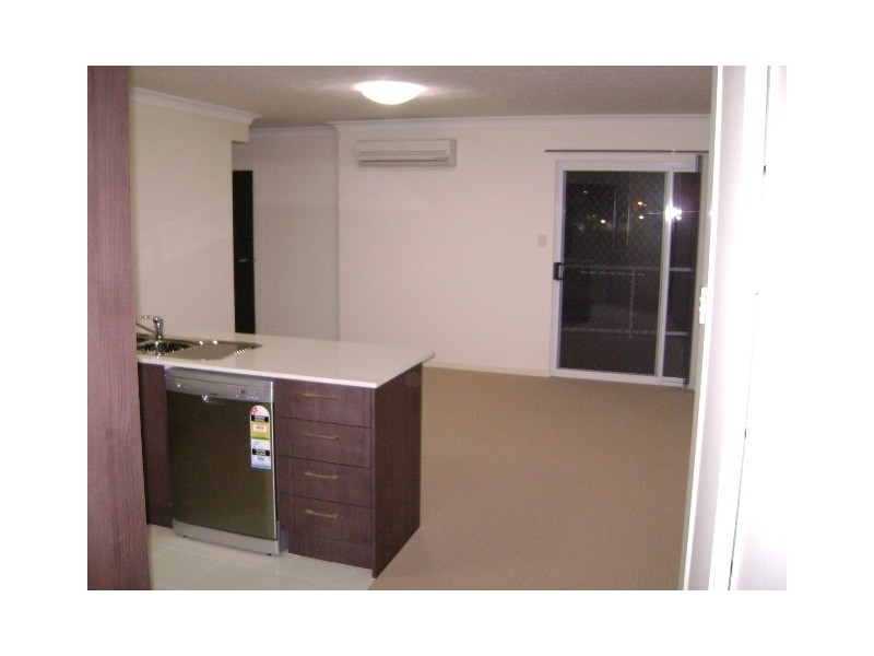 8/12 Grace Street, Nundah QLD 4012