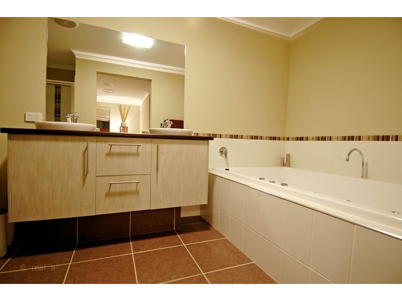 37 Bayview Terrace, Wavell Heights QLD 4012