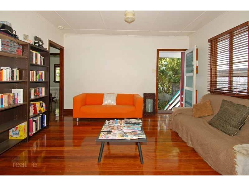 12 Vale Street, Wavell Heights QLD 4012