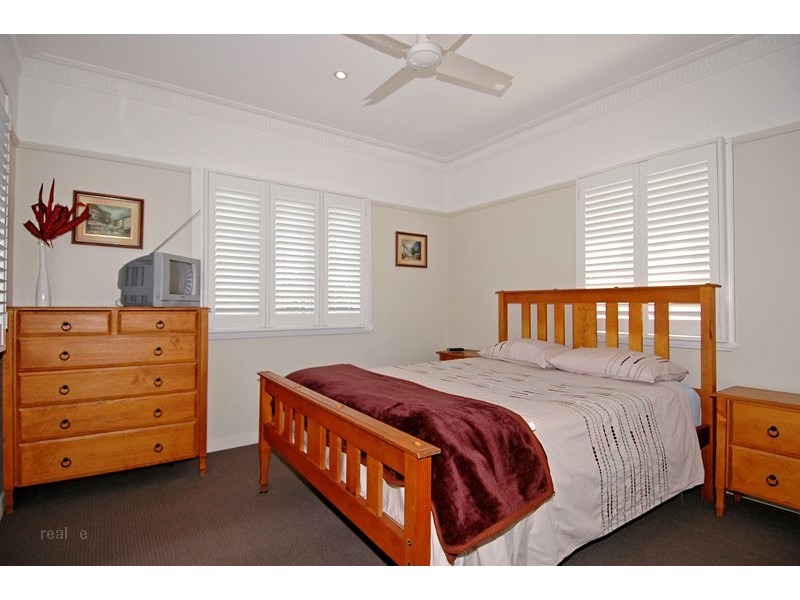 1 Chesterfield Street, Wavell Heights QLD 4012