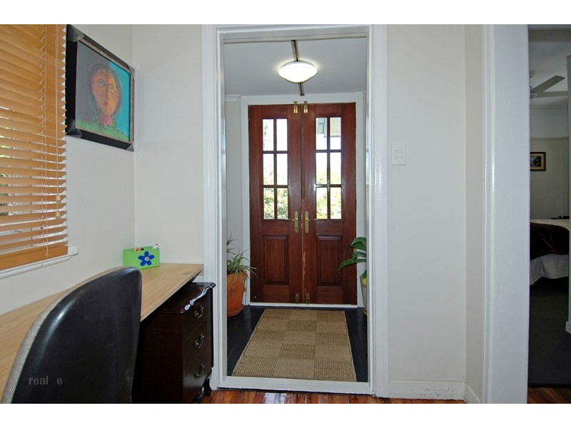 1 Chesterfield Street, Wavell Heights QLD 4012