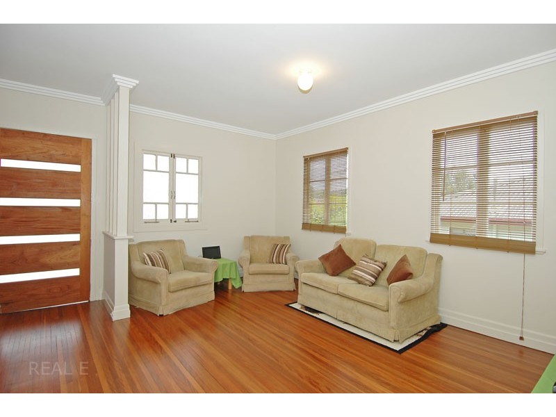 11 Vaucluse Street, Wavell Heights QLD 4012