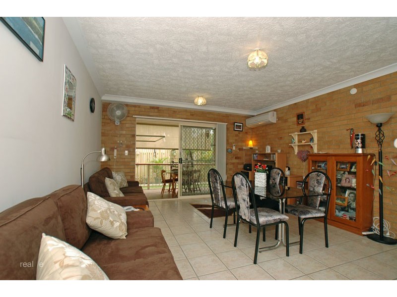 2/169 Flower Street, Northgate QLD 4013