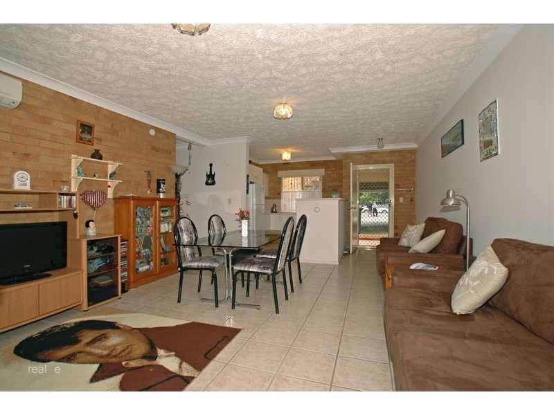 2/169 Flower Street, Northgate QLD 4013