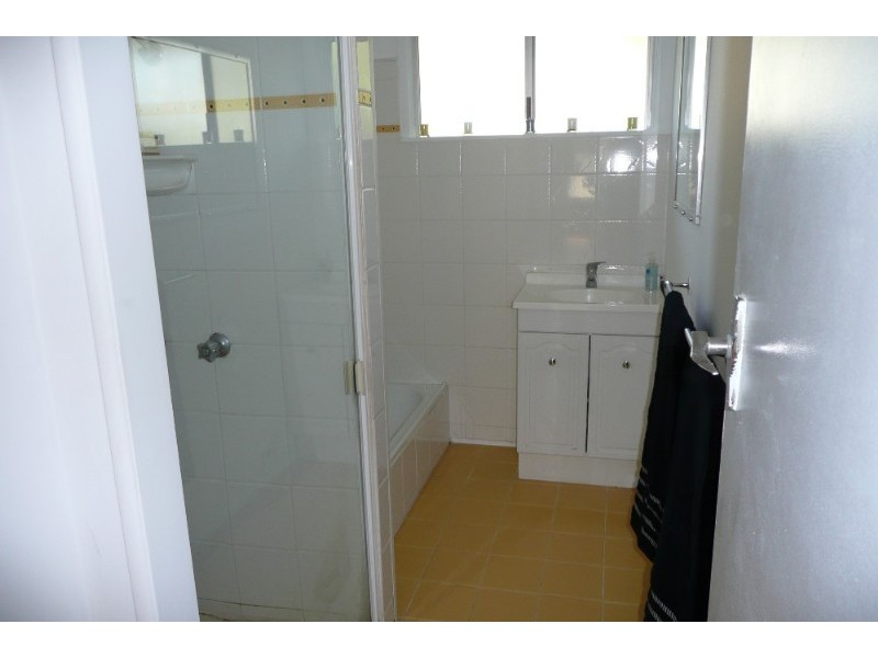 6 Kelyndar Street, Banyo QLD 4014