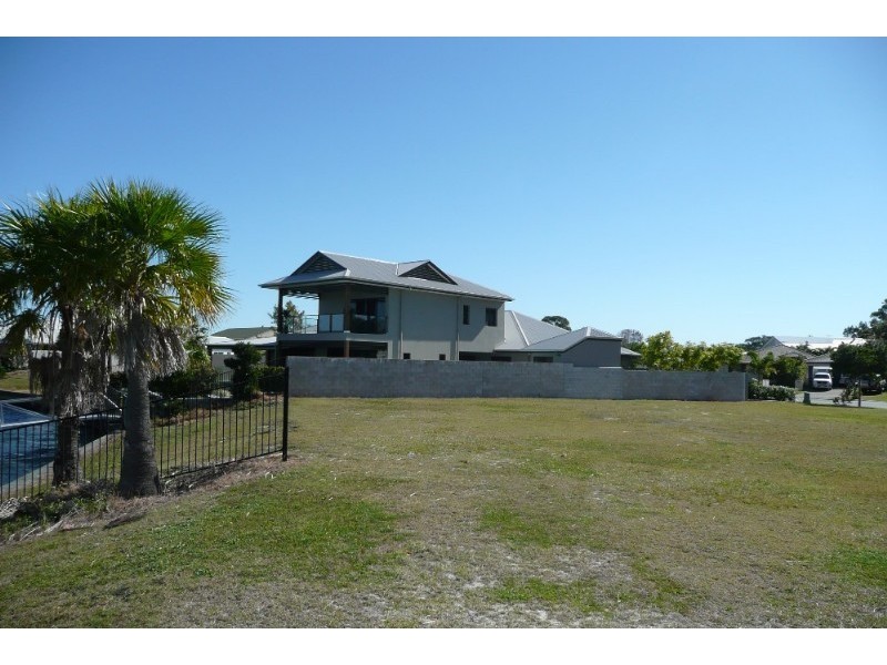 86 Cosmos Avenue, Banksia Beach QLD 4507