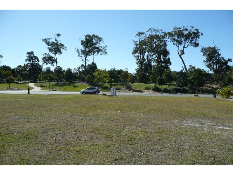 86 Cosmos Avenue, Banksia Beach QLD 4507