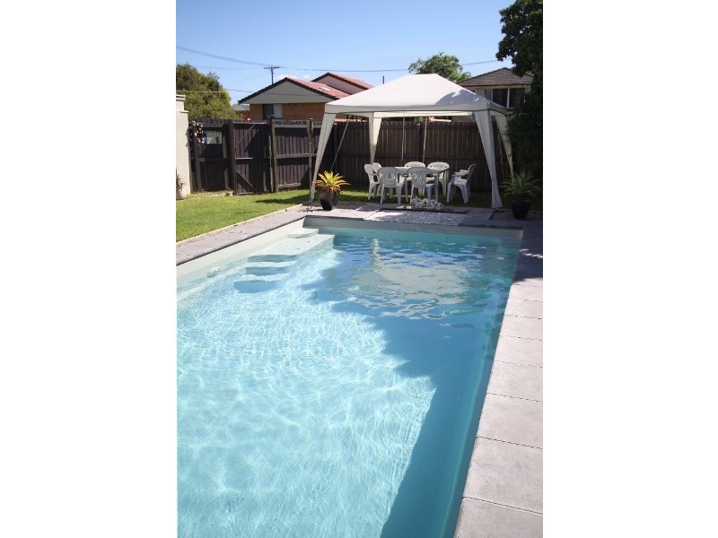 8 Caronga Street, Wavell Heights QLD 4012