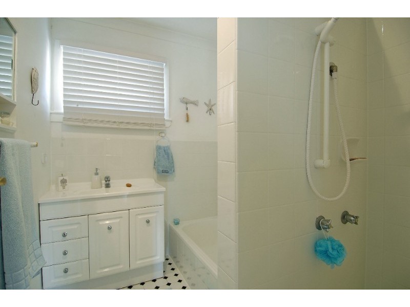 8 Caronga Street, Wavell Heights QLD 4012