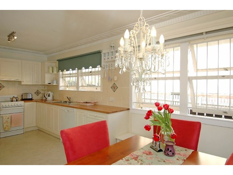 8 Caronga Street, Wavell Heights QLD 4012