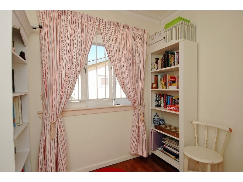 8 Caronga Street, Wavell Heights QLD 4012