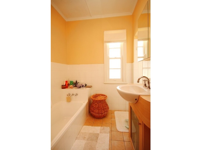 18 Wand Street, Nundah QLD 4012