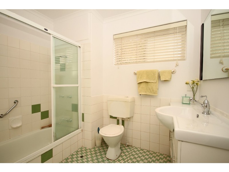 2/1 Adelaide Street, Clayfield QLD 4011